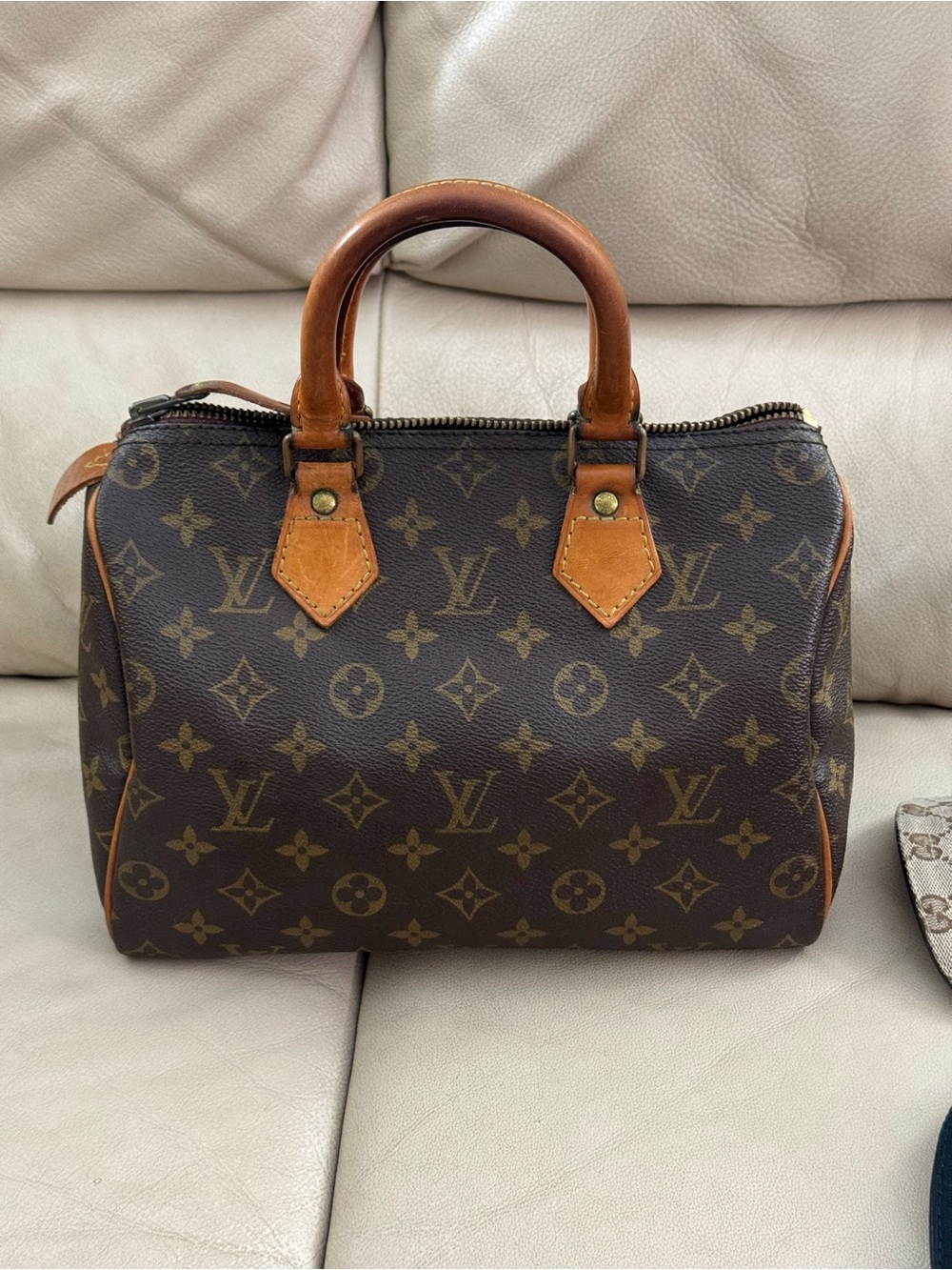 AUTHENTIC Louis Vuitton SPEEDY 25 Monogram